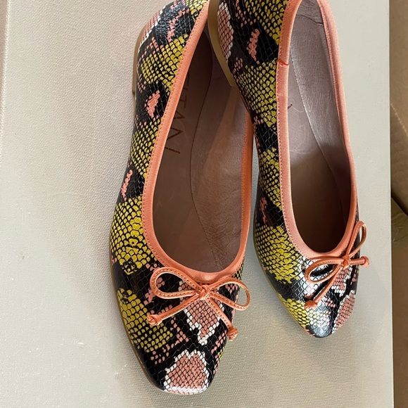 Deltan Snake embossed leather ballerina slip on flats. - Picture 7 of 8